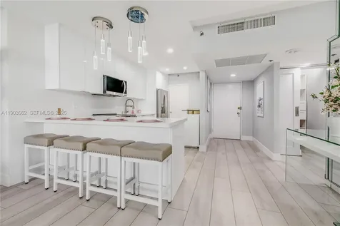 100 Lincoln Road Miami Beach FL 33139