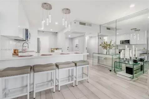 100 Lincoln Road Miami Beach FL 33139