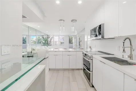 100 Lincoln Road Miami Beach FL 33139