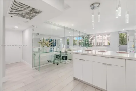 100 Lincoln Road Miami Beach FL 33139