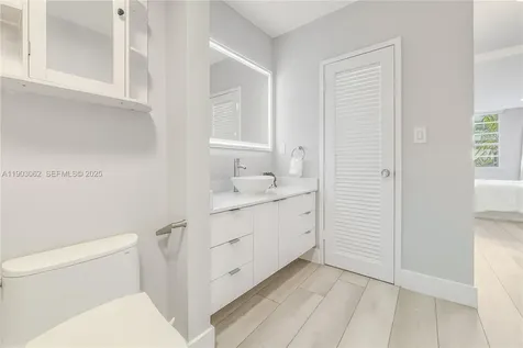 100 Lincoln Road Miami Beach FL 33139