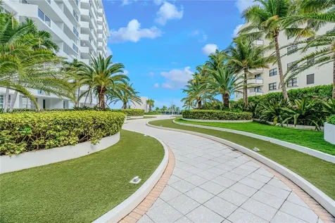 100 Lincoln Road Miami Beach FL 33139