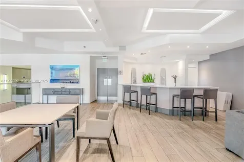 100 Lincoln Road Miami Beach FL 33139