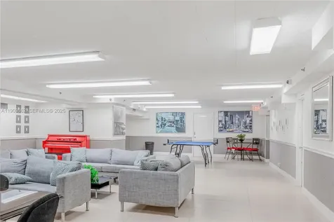 100 Lincoln Road Miami Beach FL 33139