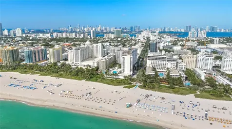 100 Lincoln Road Miami Beach FL 33139