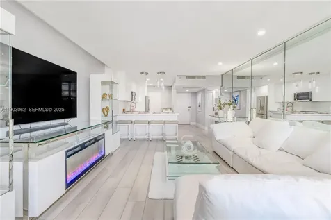 100 Lincoln Road Miami Beach FL 33139