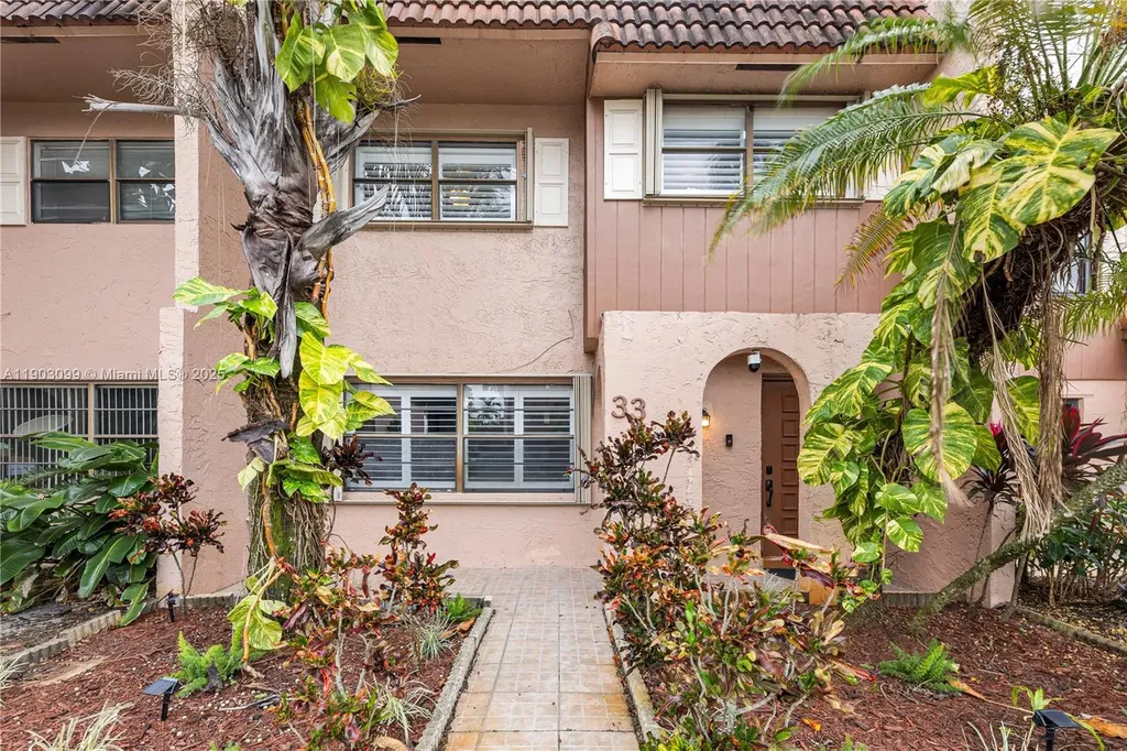 33 Madrid Lane Davie FL 33324