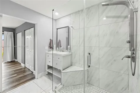 33 Madrid Lane Davie FL 33324