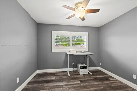 33 Madrid Lane Davie FL 33324