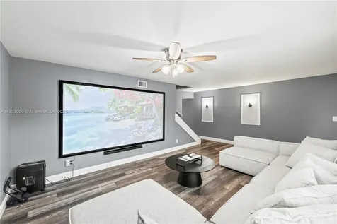 33 Madrid Lane Davie FL 33324