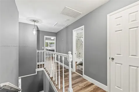 33 Madrid Lane Davie FL 33324