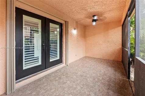 33 Madrid Lane Davie FL 33324