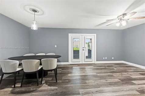 33 Madrid Lane Davie FL 33324
