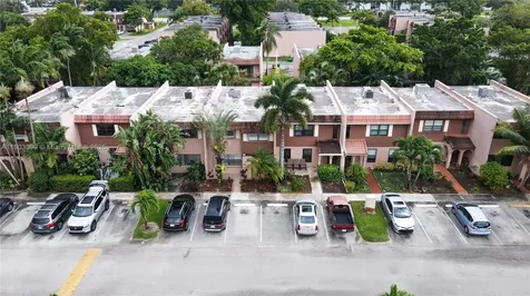 33 Madrid Lane Davie FL 33324