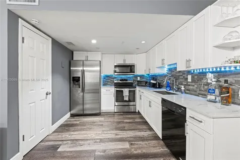 33 Madrid Lane Davie FL 33324
