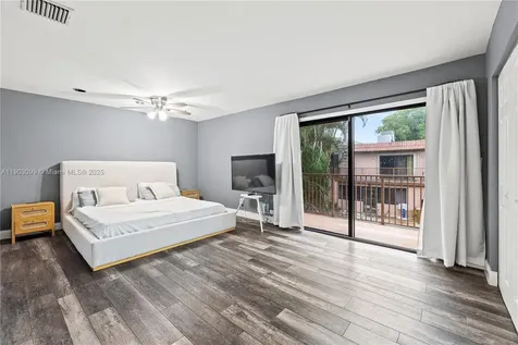 33 Madrid Lane Davie FL 33324