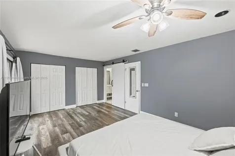 33 Madrid Lane Davie FL 33324