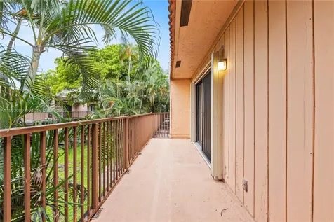 33 Madrid Lane Davie FL 33324