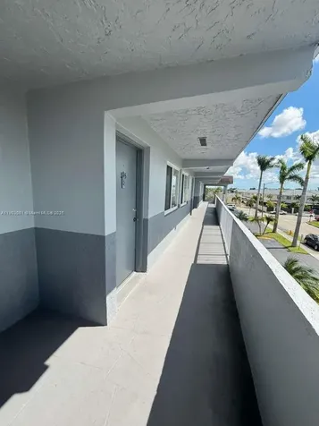 11195 SW 1st Street Sweetwater FL 33174