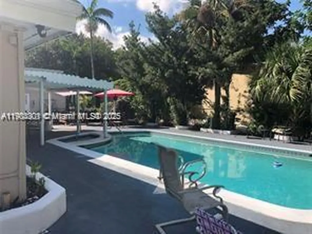 Hollywood FL 33020
