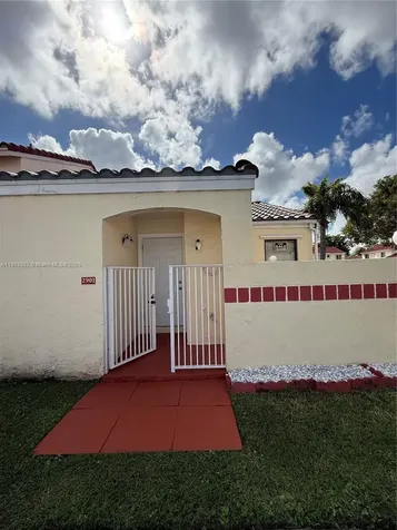 2901 San Remo Circle Homestead FL 33035