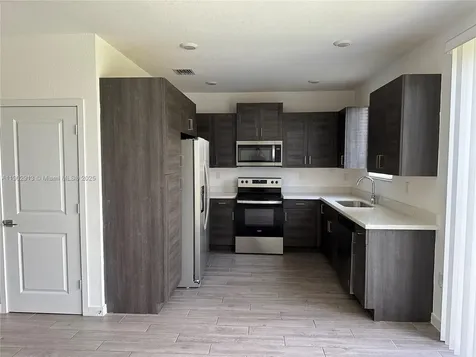 1092 SE 23rd Avenue Homestead FL 33035