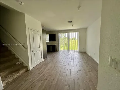 1092 SE 23rd Avenue Homestead FL 33035