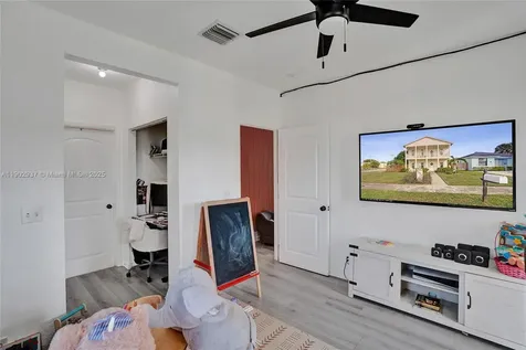 1129 10th Street West Palm Beach FL 33401