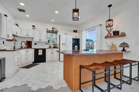 1129 10th Street West Palm Beach FL 33401