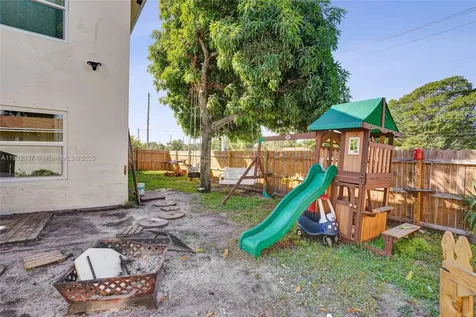 1129 10th Street West Palm Beach FL 33401