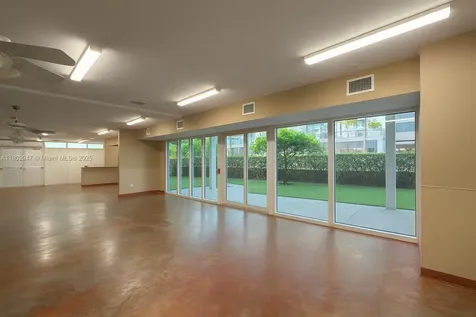 18651 NE 24th Place Miami FL 33180