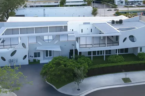 18651 NE 24th Place Miami FL 33180