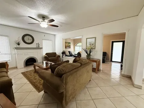 1835 SW 10th Street Miami FL 33135