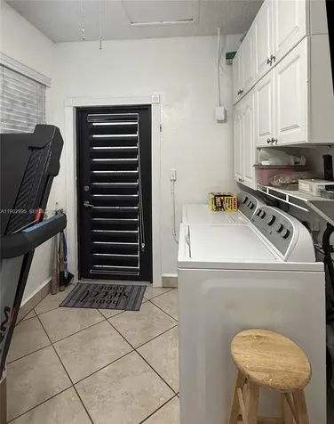 1835 SW 10th Street Miami FL 33135