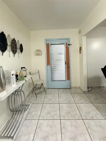 1835 SW 10th Street Miami FL 33135