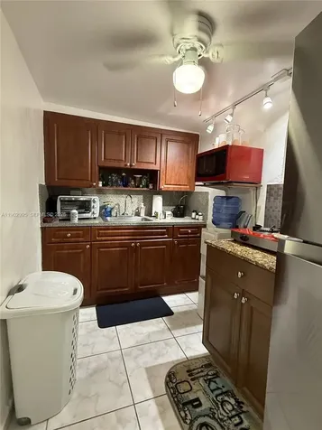 1835 SW 10th Street Miami FL 33135