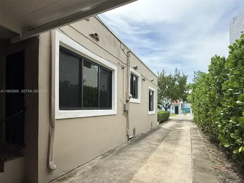 1835 SW 10th Street Miami FL 33135