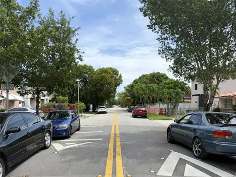 1835 SW 10th Street Miami FL 33135