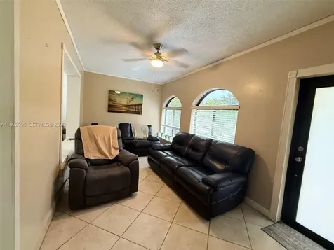 1835 SW 10th Street Miami FL 33135