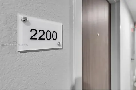 2555 Collins Avenue Miami Beach FL 33140