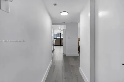 2555 Collins Avenue Miami Beach FL 33140