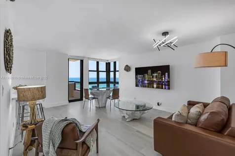 2555 Collins Avenue Miami Beach FL 33140