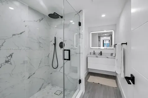 2555 Collins Avenue Miami Beach FL 33140