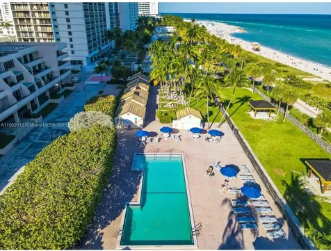 2555 Collins Avenue Miami Beach FL 33140