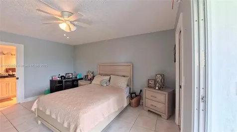 4025 Farnham O Deerfield Beach FL 33442