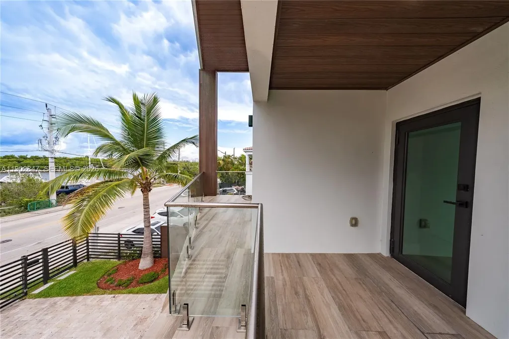 5601 N Ocean Drive Hollywood FL 33019
