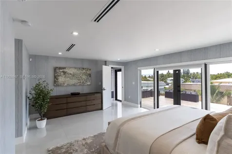 5601 N Ocean Drive Hollywood FL 33019