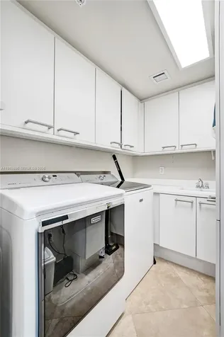 411 N New River Drive E Fort Lauderdale FL 33301