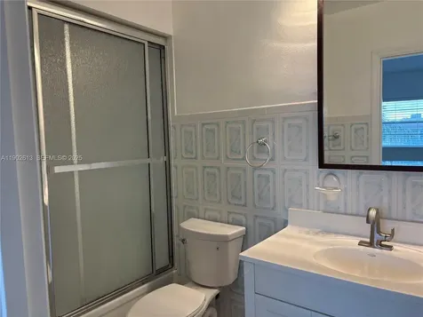 4700 NW 35th Street Lauderdale Lakes FL 33319