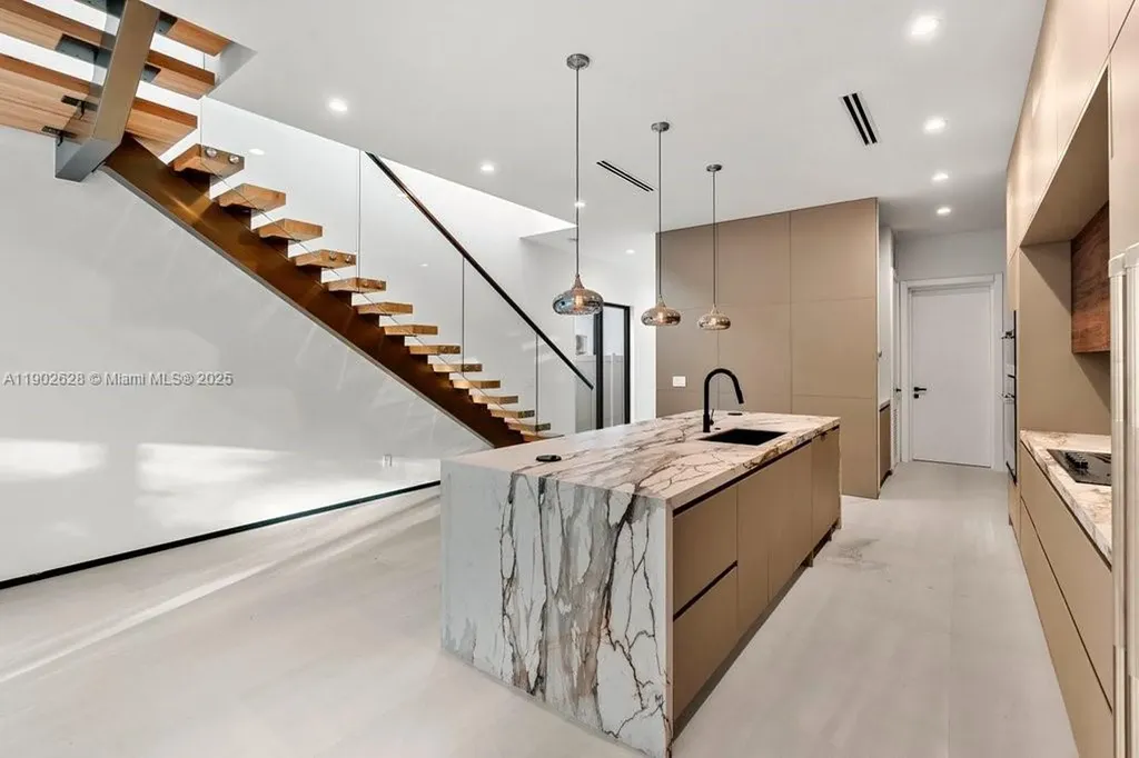 1215 NE 11th Avenue Fort Lauderdale FL 33304